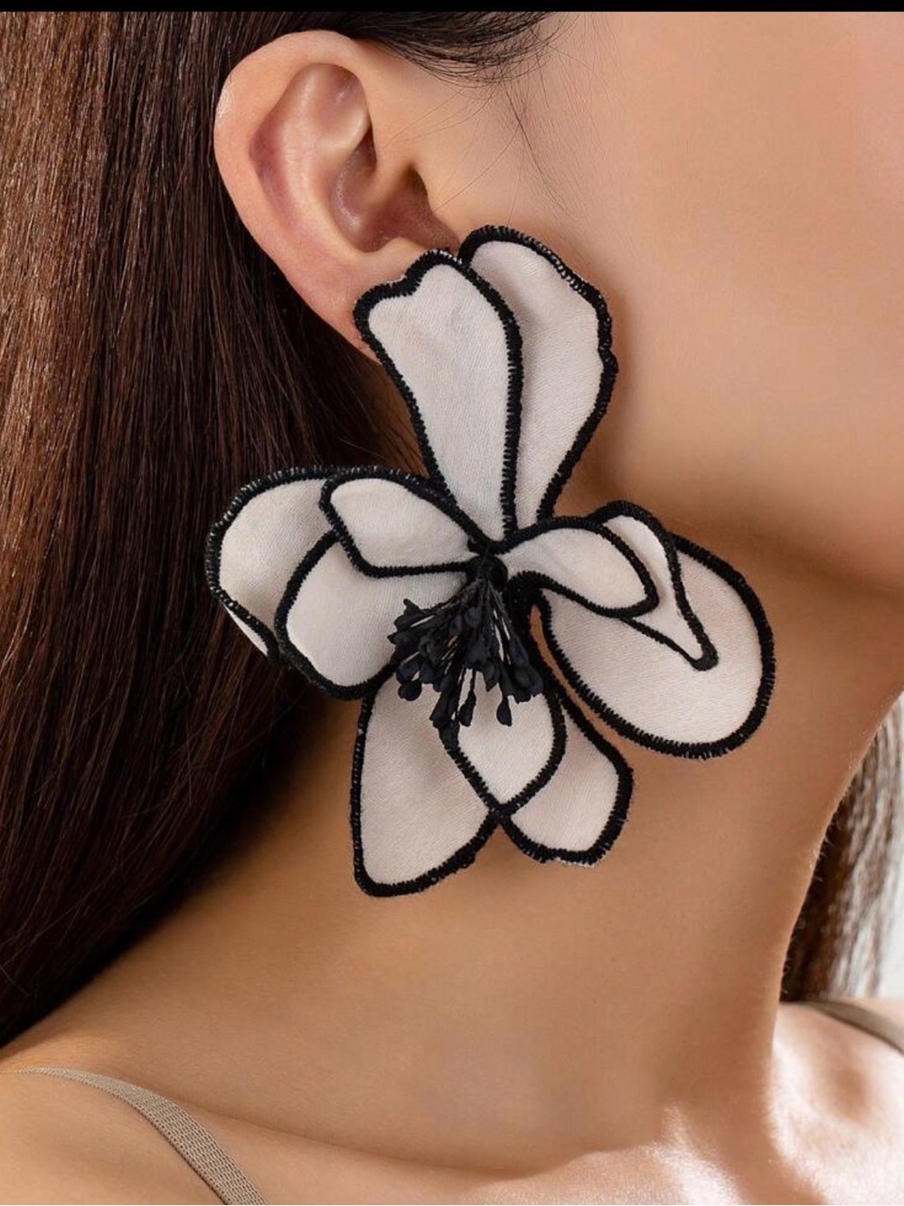 Delicate White & Black Floral Statement Earrings - Brand - Picture 4 of 4